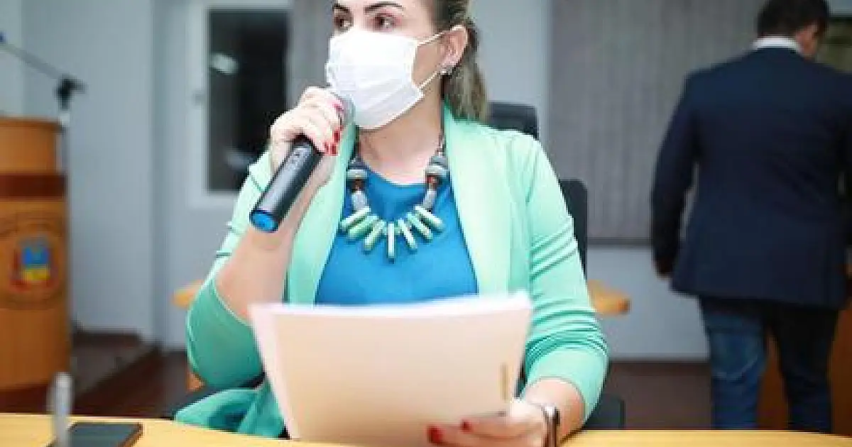 Vereadora cobra implementação e desenvolvimento de programas de proteção aos animais