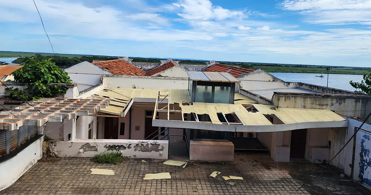 Visita revela situação crítica de abandono do acervo e da estrutura do MUPHAN