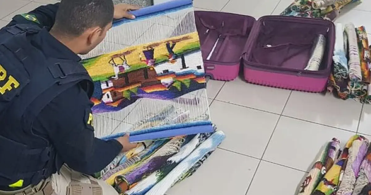 Peruana é presa ao transportar cocaína dentro de peças de artesanato em ônibus