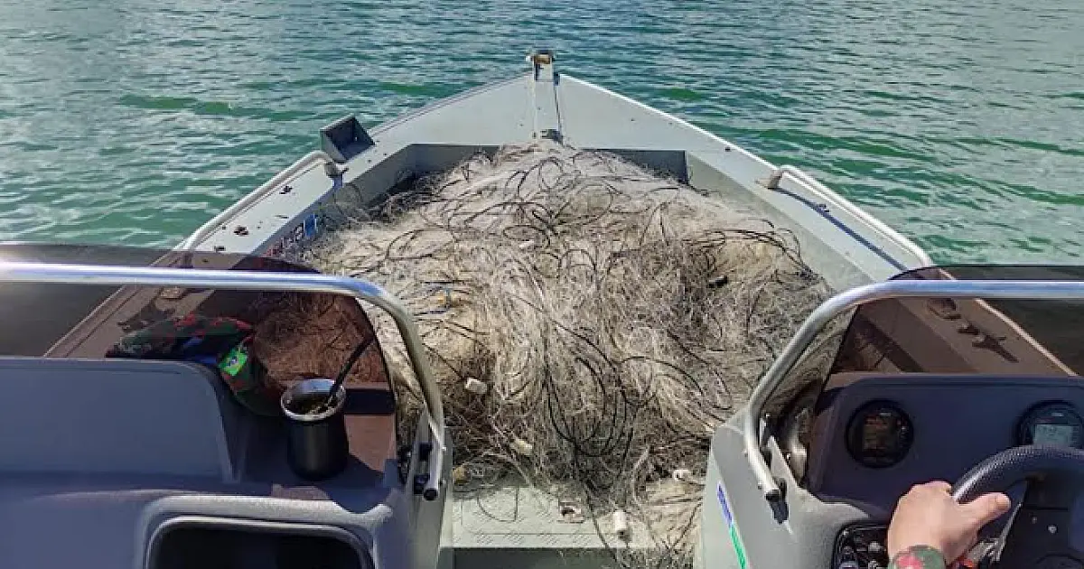 PMA apreende mil metros de redes de pesca e solta 15 kg de peixes em dois dias de fiscalização