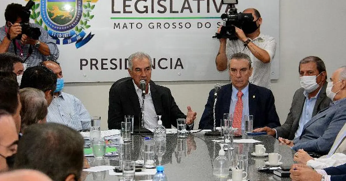 Projeto de reforma nas carreiras dos policiais e bombeiros é devolvido à Assembleia