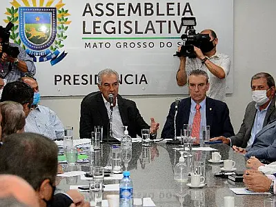 Projeto de reforma nas carreiras dos policiais e bombeiros é devolvido à Assembleia