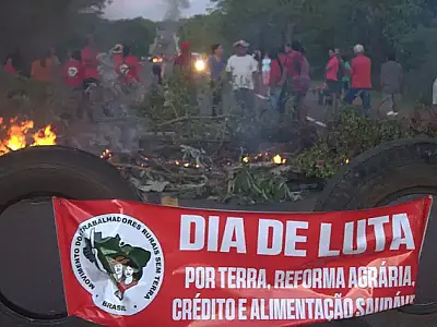 MST e indígenas fazem bloqueio em três rodovias de MS
