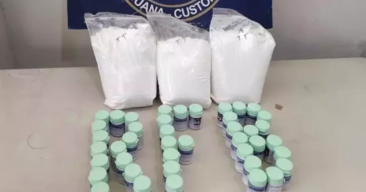 Cocaína que saiu de MS em frascos de remédios é interceptada nos Correios de Recife
