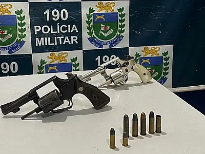 PM  apreende duas armas de fogo, munições e prende homem no bairro Cristo Redentor
