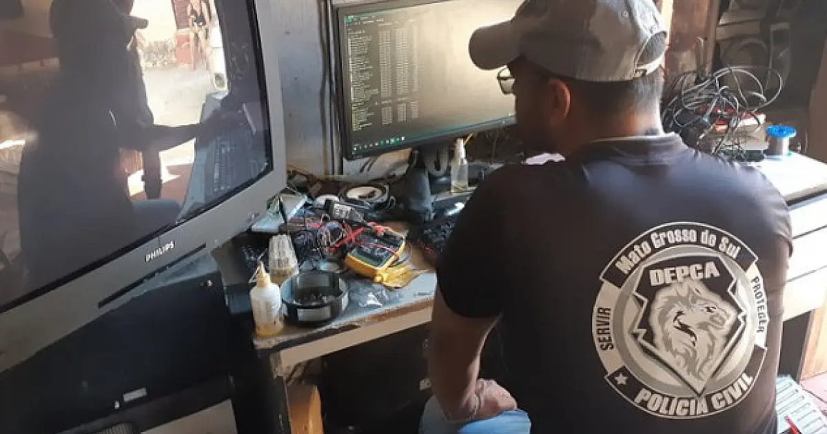 Técnico de informática é preso por vender imagens pornográficas com menores de idade