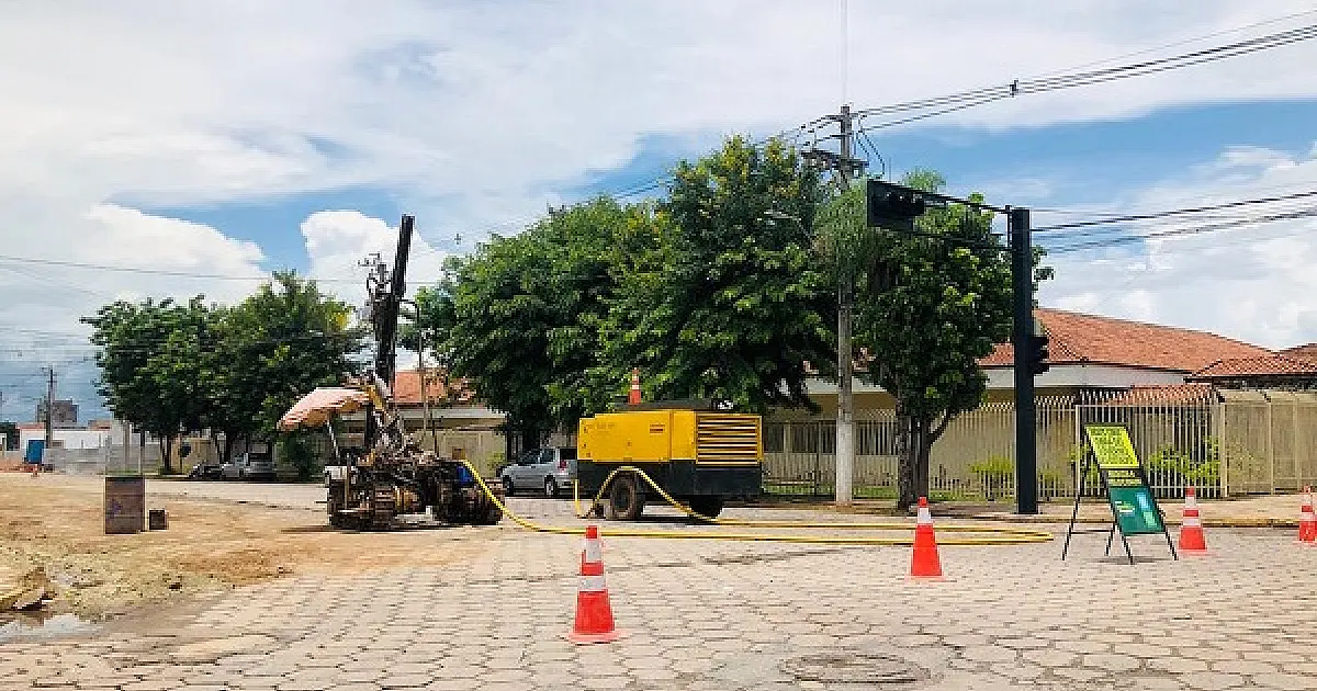 Interditadas no centro três ruas que cercam hospital de Corumbá