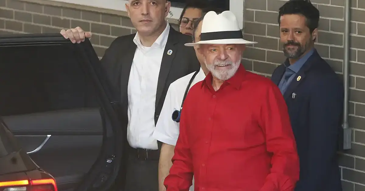 Lula passa por exames e é liberado para voltar a Brasília