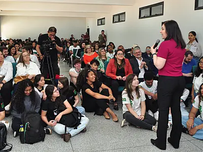 Ministra Simone Tebet fala sobre sobre a Rota Bioceânica com estudantes do IFMS
