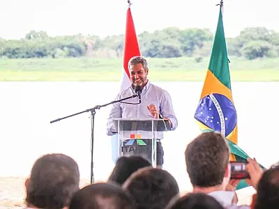Presidente paraguaio diz que irá esperar Bolsonaro para descerrar placa de lançamento das obras