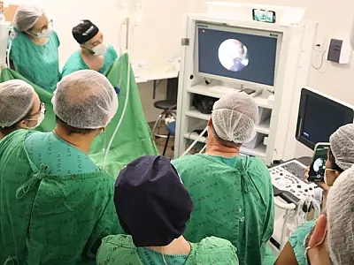 Bebê é operado ainda no útero da mãe no Hospital Regional