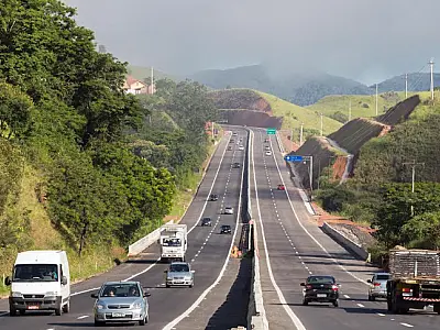 Estrada no feriado exige planejamento para evitar áreas de movimento intenso