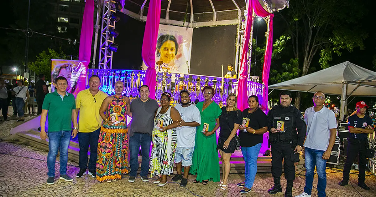 Entrega do Prêmio Helô Urt e show do Grupo Sampri encerram mês da Mulher em Corumbá