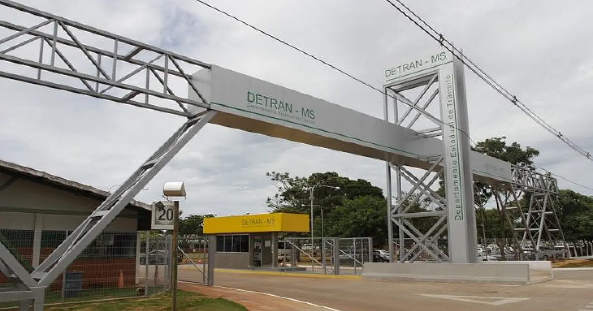Detran alerta população sobre falsa autoescola e site criado para aplicar golpe da CNH