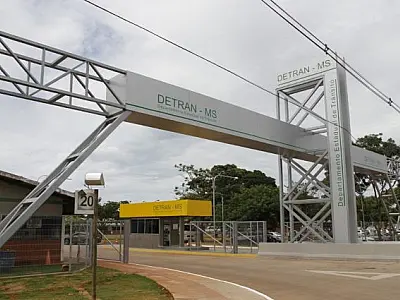Detran alerta população sobre falsa autoescola e site criado para aplicar golpe da CNH