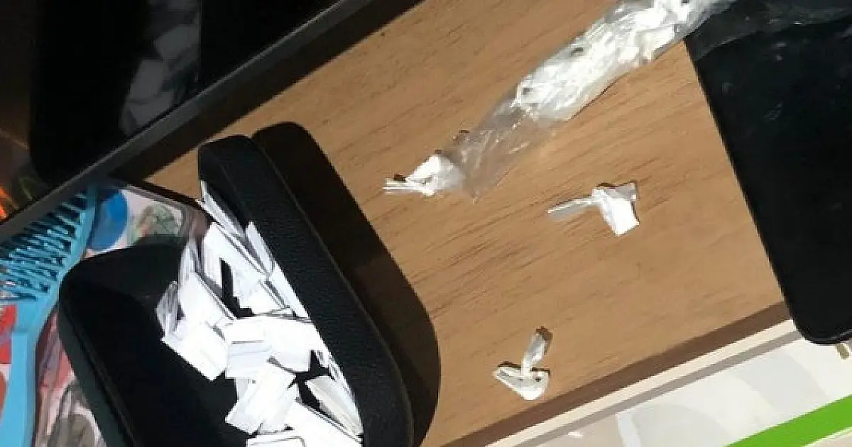 Diante do filho menor, homem é preso por tráfico de drogas