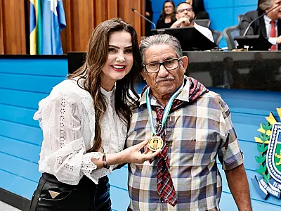 Seu Sabastião é homenageado com 'Medalha Conceição dos Bugres' na ALEMS
