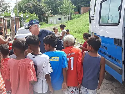 PM doa brinquedos para crianças carentes de Corumbá e Ladário