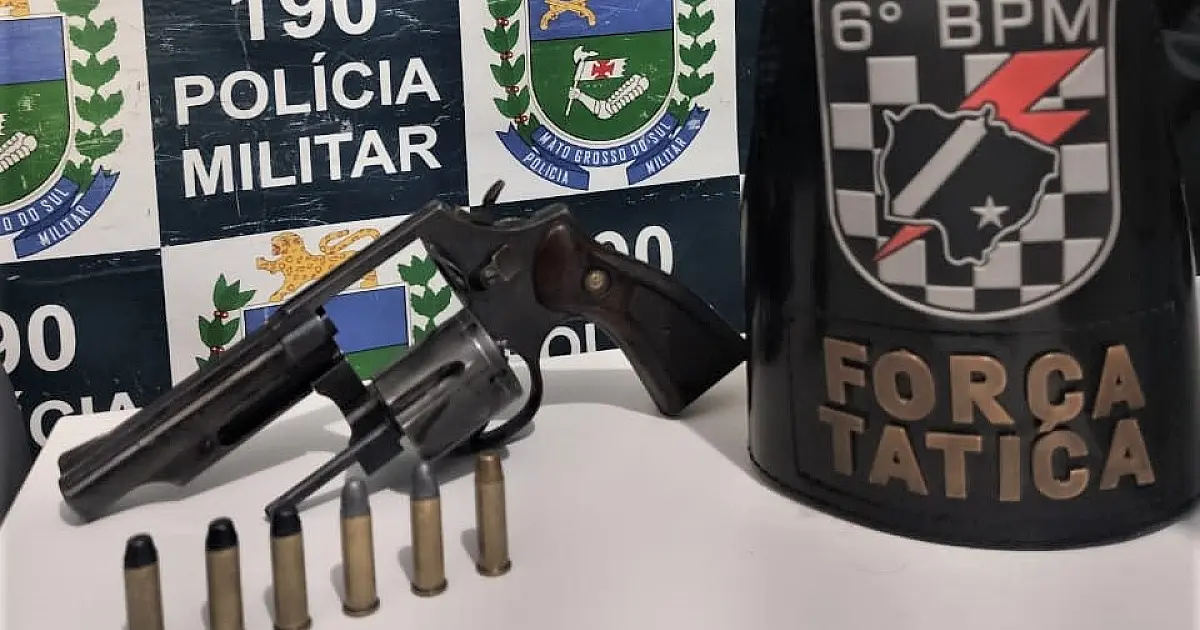 Mulher é presa por porte ilegal de arma