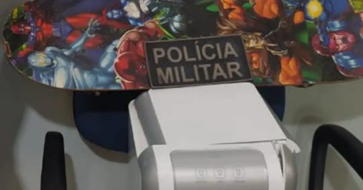 Homem é preso com skate e purificador roubados de casa invadida