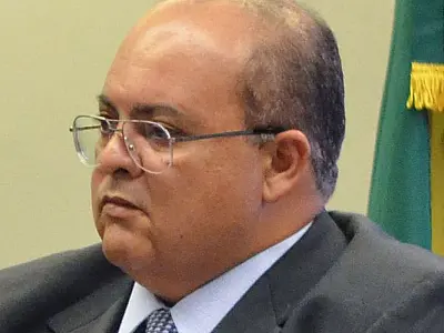 Governador do Distrito Federal é afastado por 90 dias