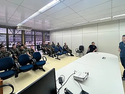 Auditores-Fiscais da Receita ministram palestra a militares do Exército em Corumbá