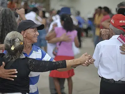 Expectativa de vida no país sobe para 76,6 anos, a maior já registrada