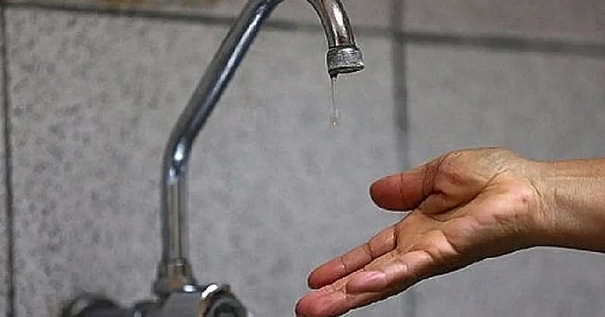 Parte alta de Corumbá sofre com falta de água há vários dias