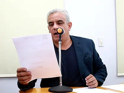 Luciano Costa cobra informações sobre a entrega definitiva do auditório do Centro de Convenções