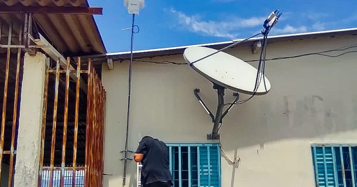 Escola rural de Ladário recebe instalação de internet por meio de recurso federal