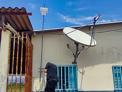 Escola rural de Ladário recebe instalação de internet por meio de recurso federal