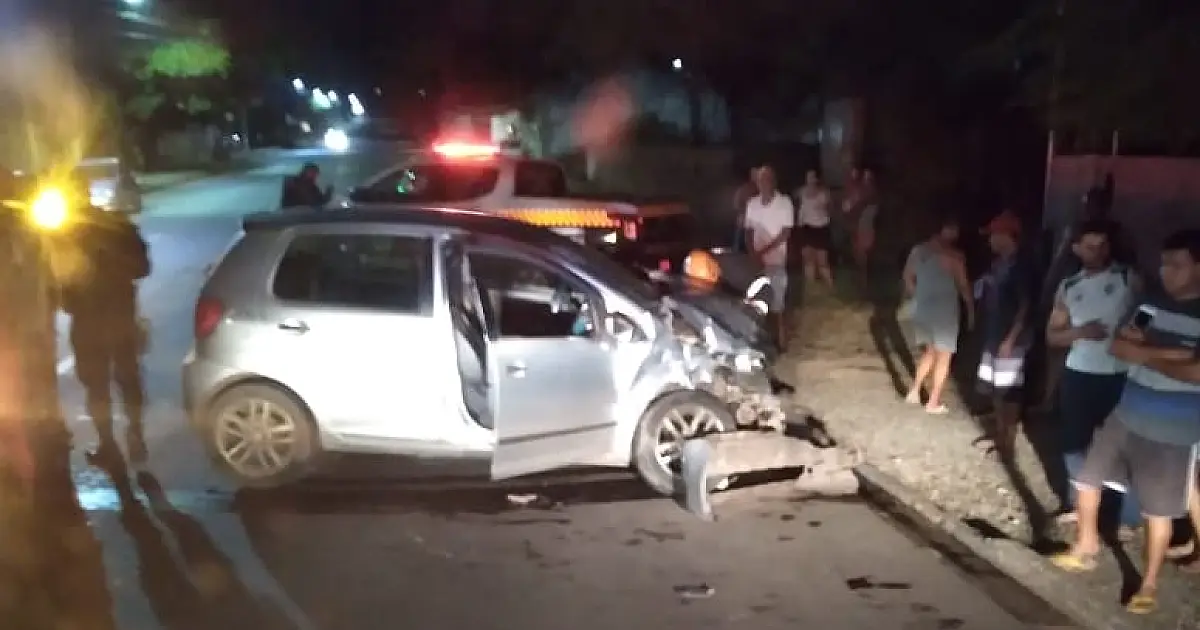 Grávida é socorrida em colisão com carros no Jardim dos Estados