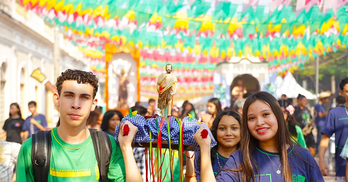 Escola Estadual de Corumbá ensina valor histórico e cultural do banho de São João