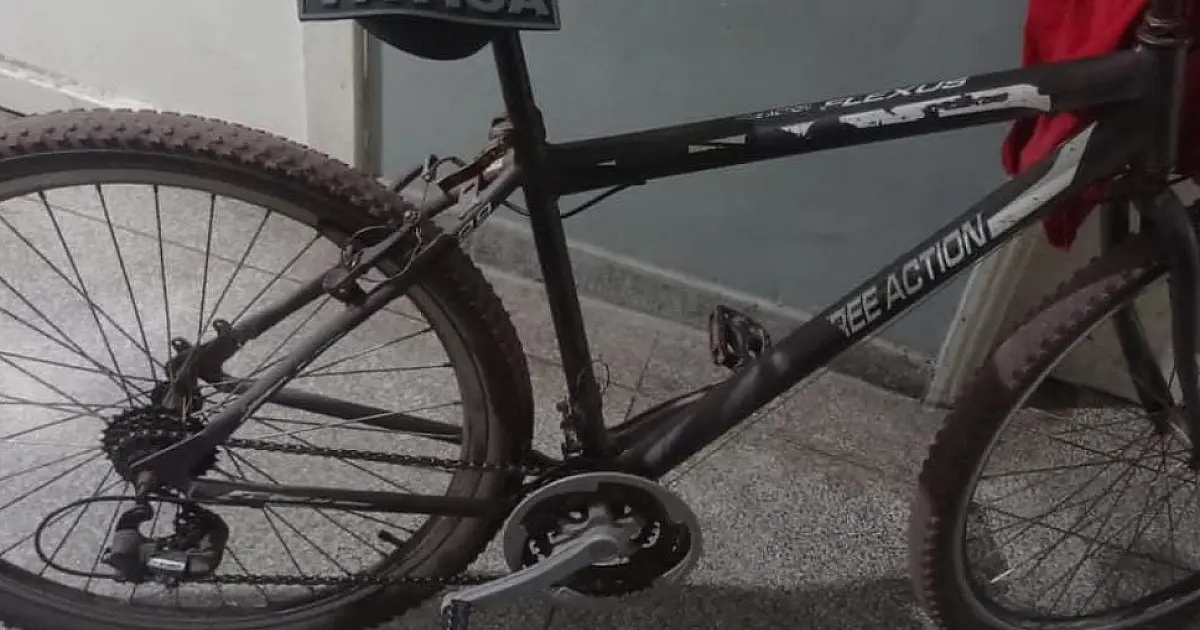Surpreendido pela Força Tática, autor abandona bicicleta roubada e foge