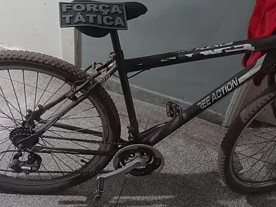 Surpreendido pela Força Tática, autor abandona bicicleta roubada e foge