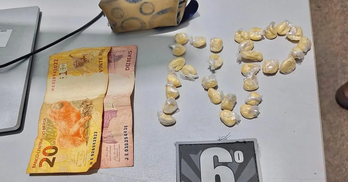 Homem descumpre medida protetiva e é preso com 30 trouxinhas de pasta base