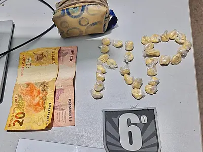 Homem descumpre medida protetiva e é preso com 30 trouxinhas de pasta base