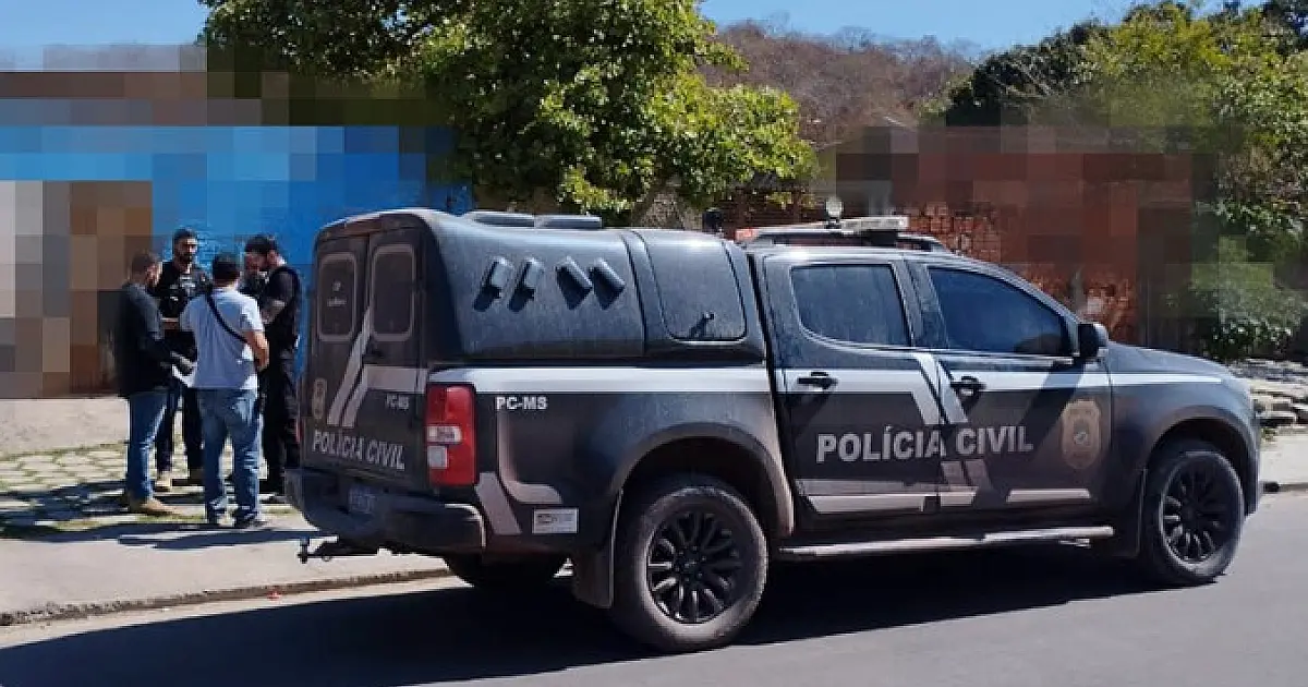 Dois homens são presos acusados de envolvimento com tráfico de drogas e lavagem de dinheiro