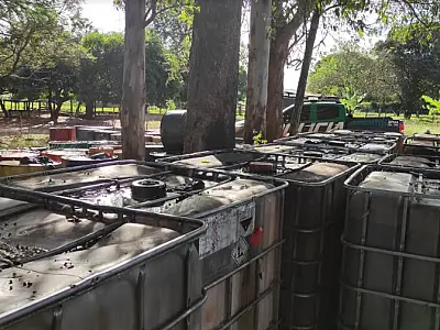 Proprietário de depósito é multado em R$ 4 mil por armazenamento ilegal de óleo lubrificante usado