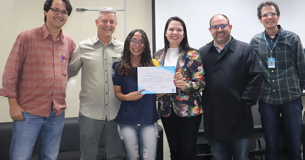 Corumbaense estudante da rede pública recebe prêmio em Brasília