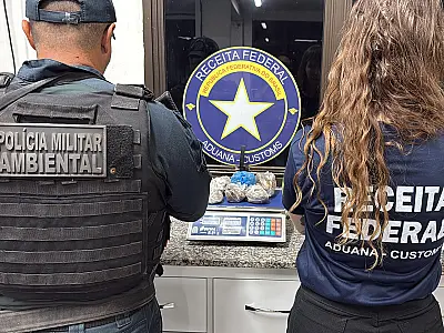 Fiscalização flagra quatro bolivianos com cápsulas de cocaína na fronteira