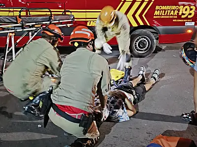 Motociclista sofre várias escoriações em colisão com carro no Centro América