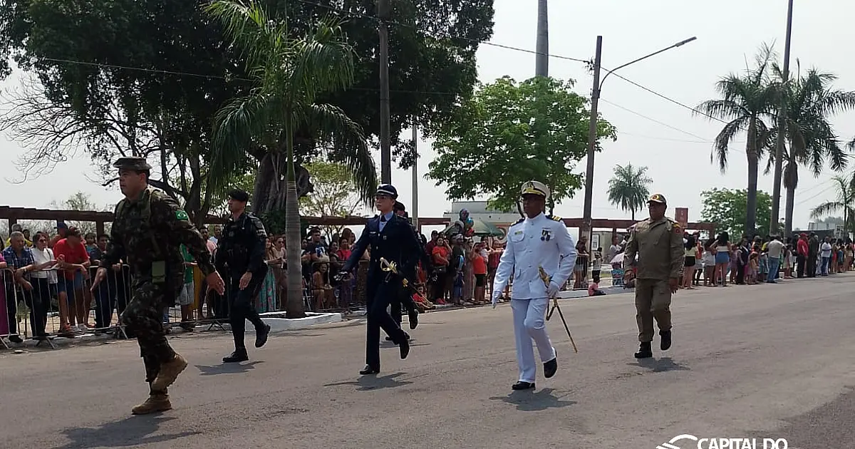 Público ocupa calçadas da General Rondon para assistir desfile de 7 de Setembro
