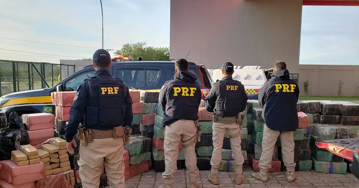 PRF e PM apreendem 3,2 toneladas de maconha