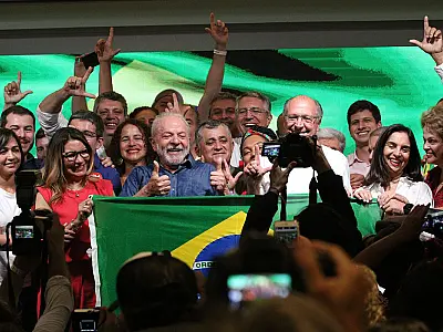 Em primeiro discurso, Lula diz que combate à miséria é sua missão