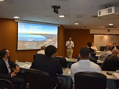 Delegação uruguaia apresenta oportunidades comerciais para diretoria da Fiems