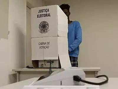 Eleitor tem quatro meses para regularizar título e votar em outubro