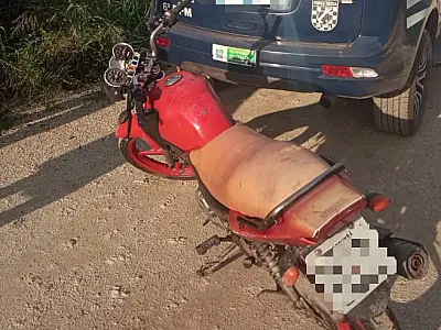 Motocicleta é encontrada abandonada em matagal no Guaicurus