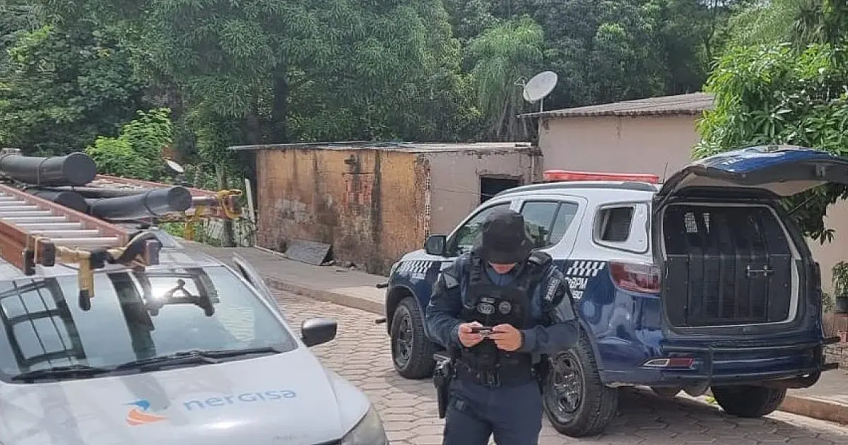 Fiscalização de furto de energia termina com flagrante de maconha e prisão de foragida