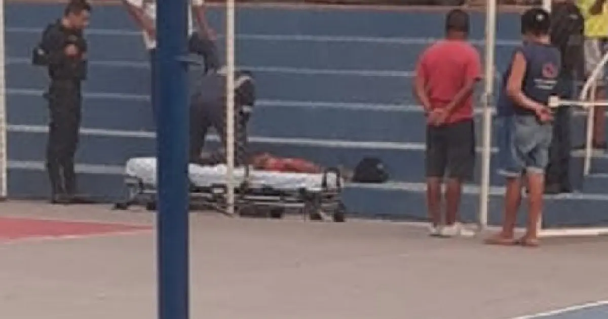 Homem baleado pede socorro em escola, mas não resiste e morre
